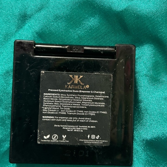 Travel size eyeshadow pallets 4 ct - Shimmering Gold, Rich Brown, rusty orange - Picture 7 of 13